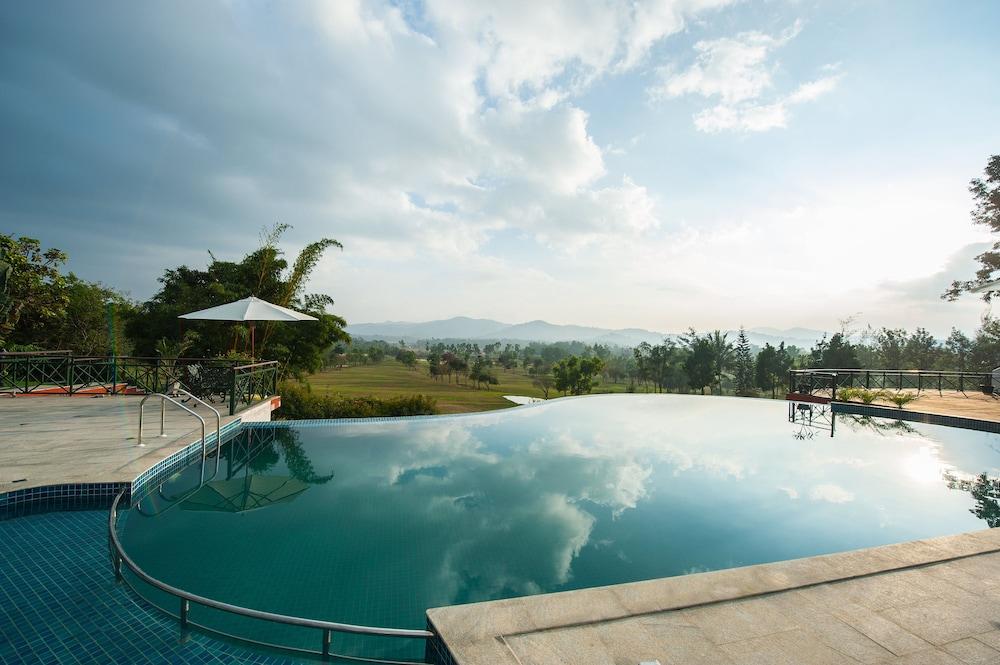 Amritara Ambatty Greens Resort Virajpet Exterior photo