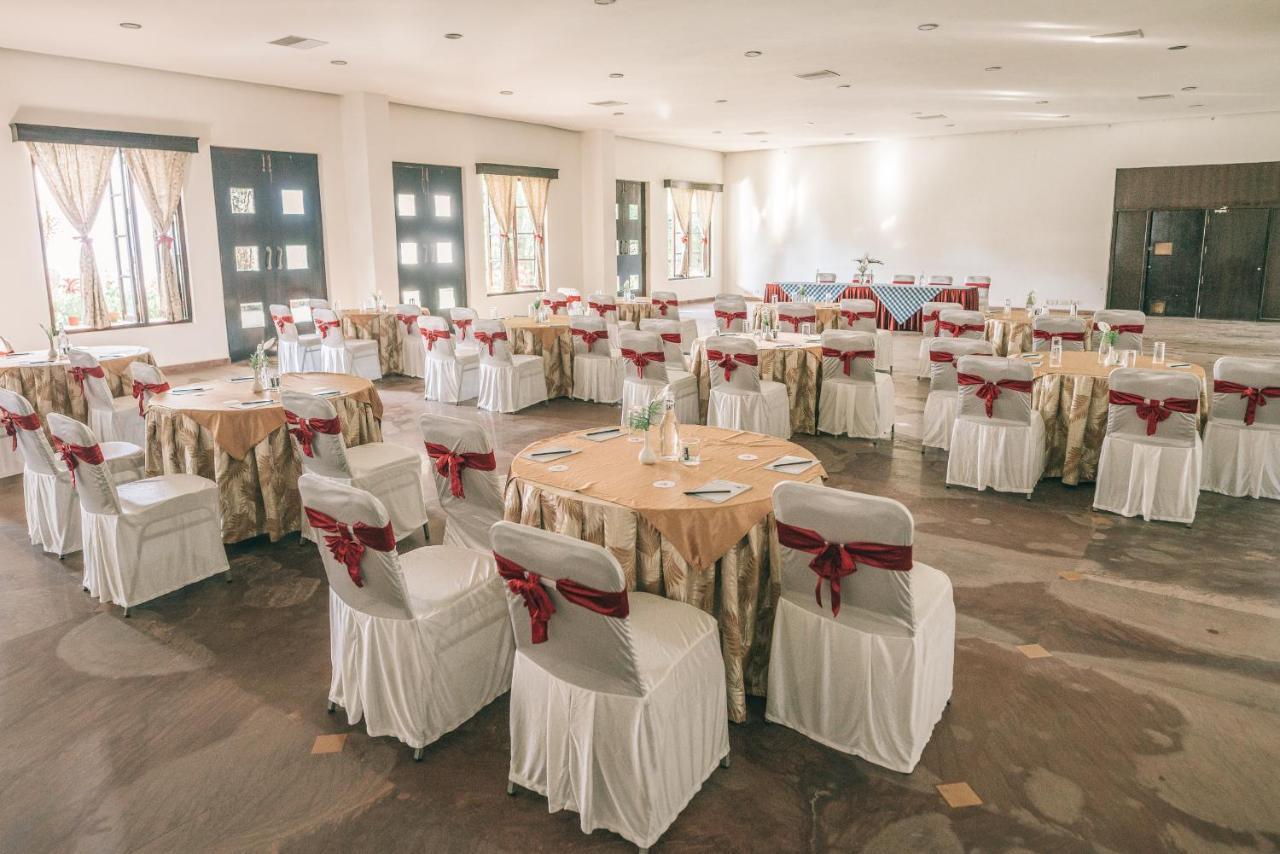 Amritara Ambatty Greens Resort Virajpet Exterior photo